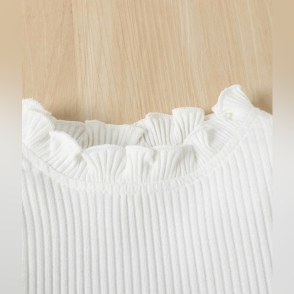 Girls’ Lace Puff Sleeve Top with Denim Pearl Beaded Pants - Picture 3 of 4